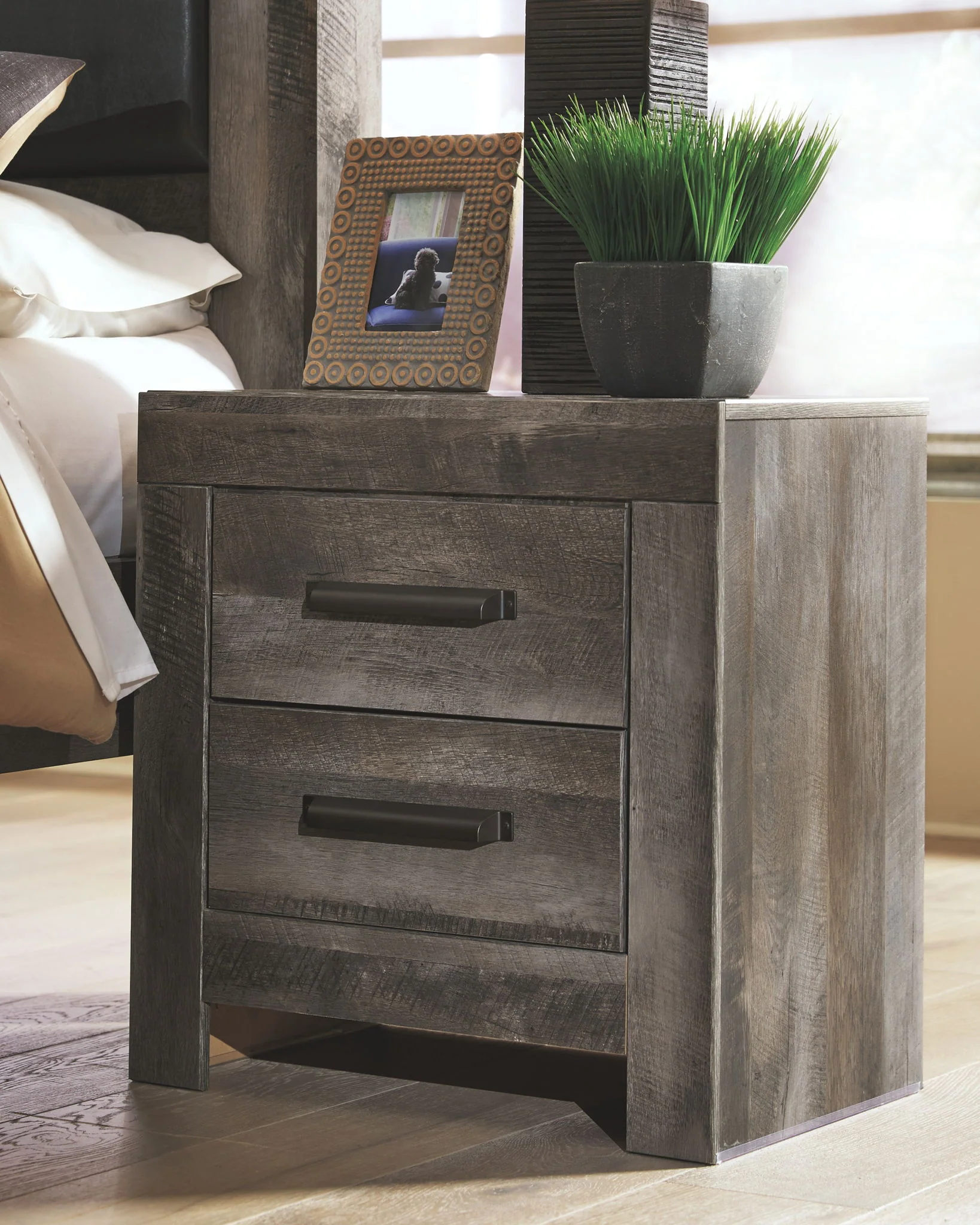 Wynnlow - Gray - Two Drawer Night Stand - Image 2