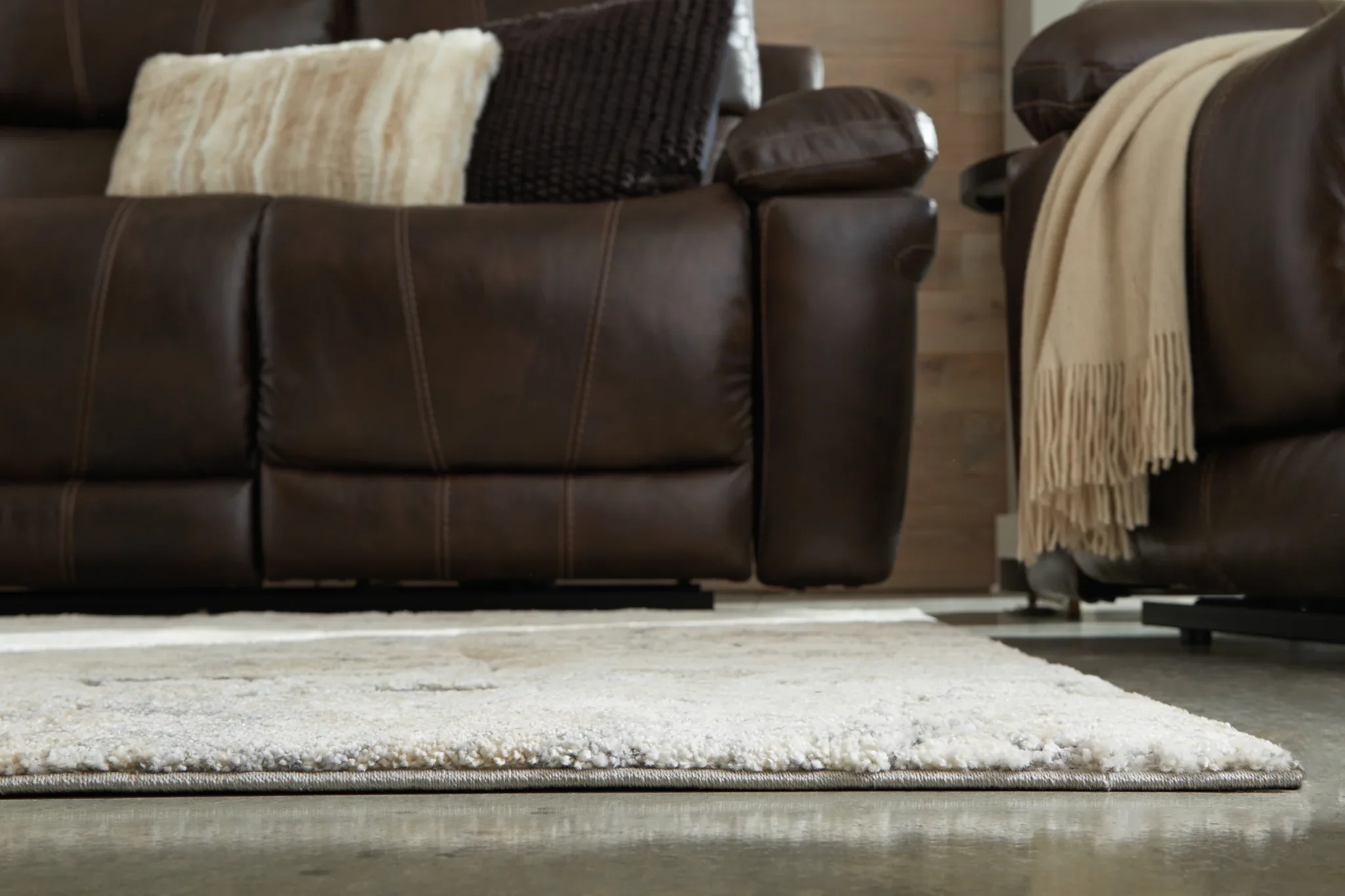 Wyscott - Gray - Medium Rug - 5' x 7' - Image 3